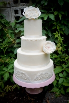Flowers Lace & Pearls Wedding cake